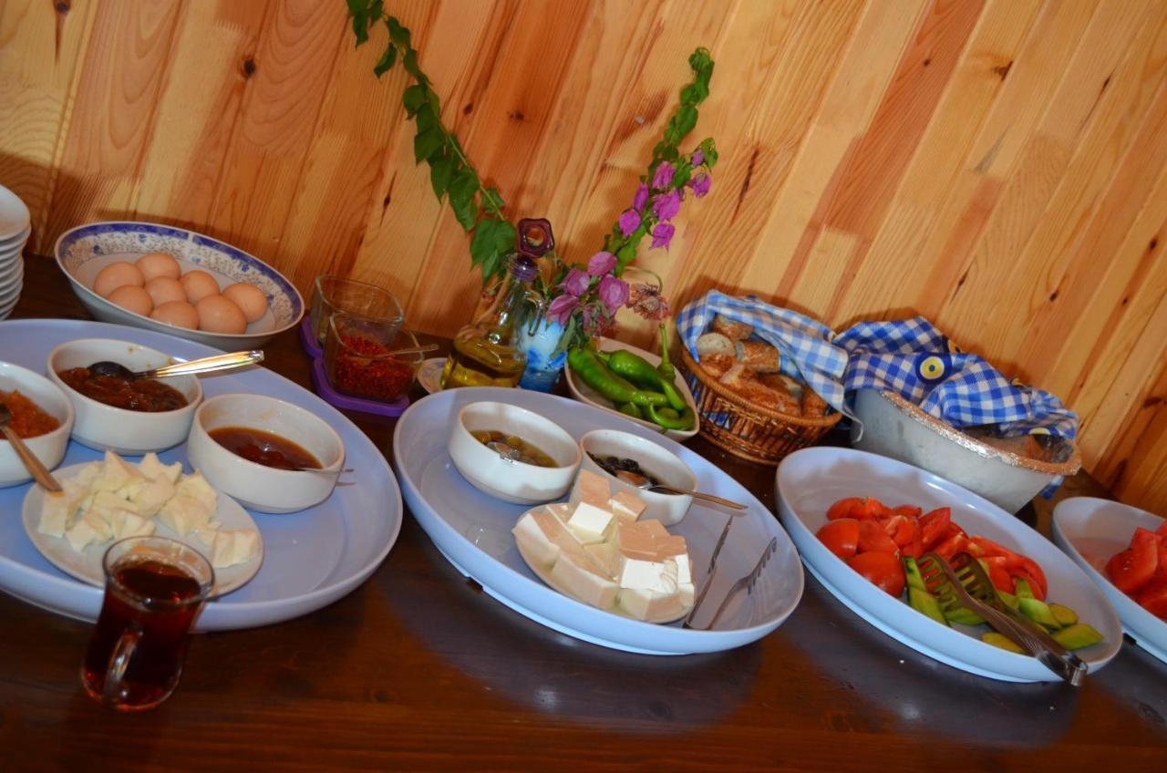 Bed and Breakfast Tunays Pansiyon Çıralı Exterior foto